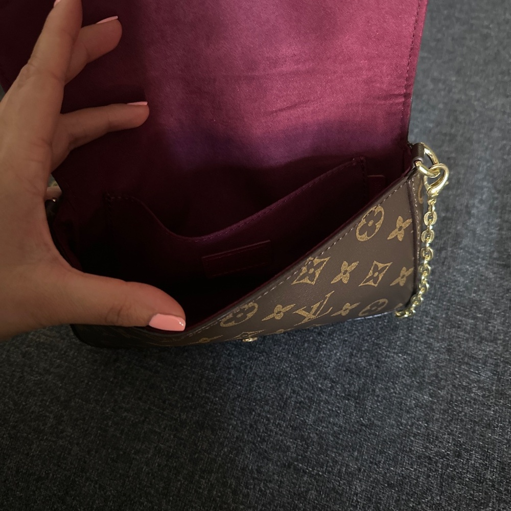 Brown and burgundy crossbody purse - Picture 8 of 13